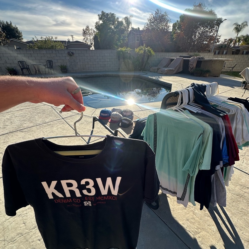 KR3W Black tee medium